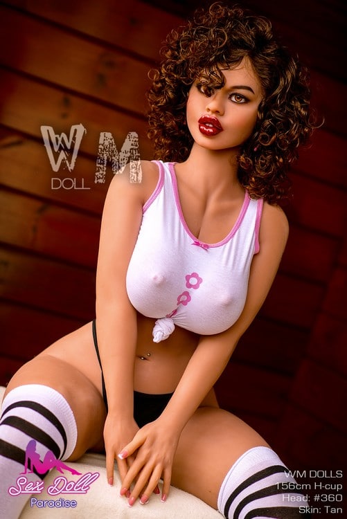 Sophia : muñeca sexual afroamericana